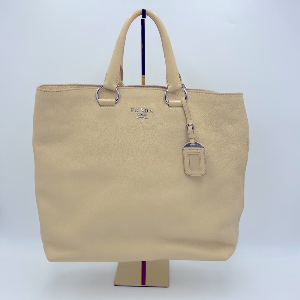 ⭐️FINAL PRICE⭐️💯AUTH. Prada cream pebbled leather large tote